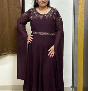 long sleeves gown with choker