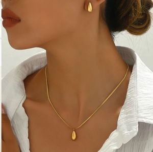 Dewdrop pendant