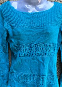 25B. BLUE SWEATER TOP