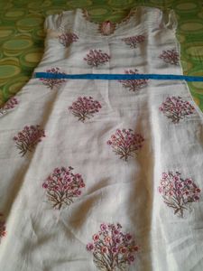 Floral Embroidered Kurta