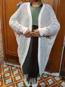 Strechable Shrug