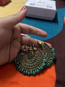 Combo … 4 Pair Of Earrings And One Highlighter