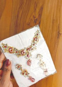 Brand New Artificial Stone Studded Jewellery Set.