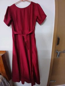 Puffed sleeve elegant gown