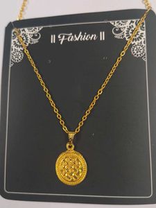 Elegant Gold-toned Pendant Adjustable Necklace cha