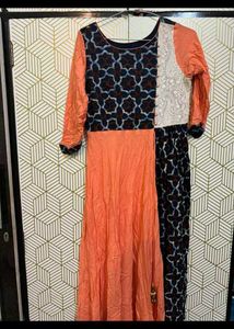 Colorful Sleeveless Kurta Size L Each 250rs