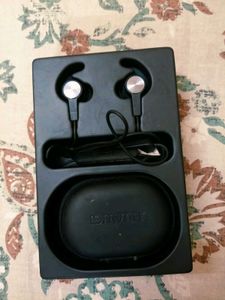 Huawei Bluetooth Earphones - Like New!