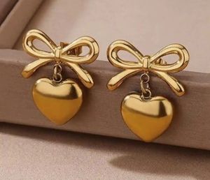 Palmonas Love Earrings