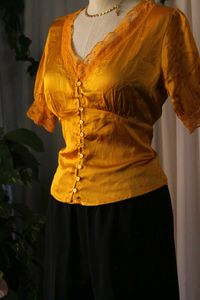 Vintage Gold Top