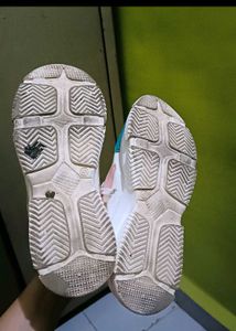 Causal Shoes