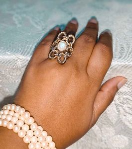 Elegant Golden Ring