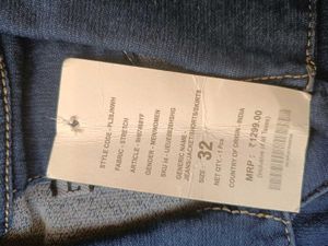 Men&#39;s Denim Jacket - Stylish &amp; Trendy