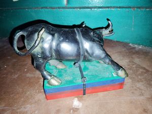 1.8 Kilo Bull Charged Metal Figure 1.8kg