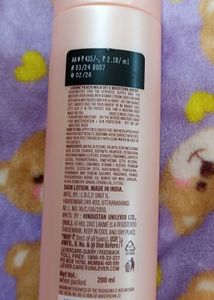 Lakme Peachmilk Vit E Moisture Riser