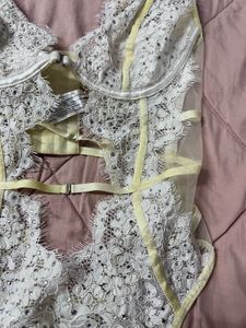 Embroidered Underwired Lace Bodysuit (Rare find 🌙