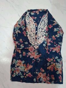Floral Embroidered Kurta