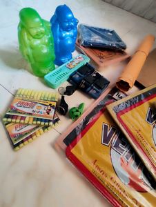 Mixed Lot of Vintage Toys &amp; Games