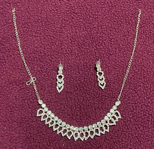 Sparkling Necklace & Earring Set
