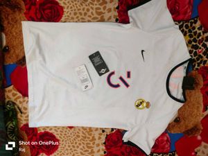 Nike White Graphic T-Shirt. (M)Size