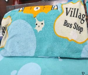 Multi Printed Winter 5Ft Bedsheet With 2 Pillow
