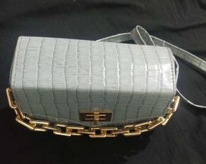 Box Sling bag