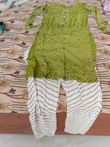 Kurta Set With One Kurti Free