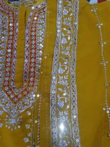 Elegant Yellow Pakistani Salwar Kameez