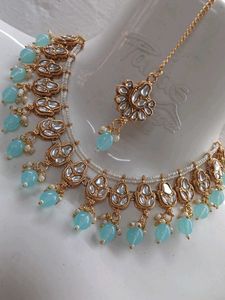 Elegant Kundan &amp; Bead Necklace