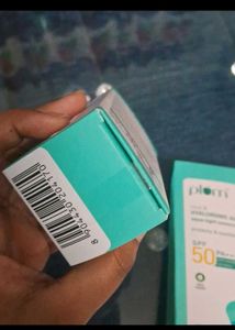 2 Plum Aqua Light  Sunscreen SpF 50