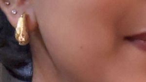 golden drop earrings (item 11)