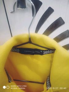 Beautiful  yellow t-shirt