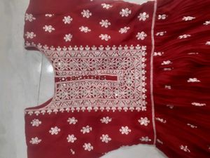 Elegant Maroon Gawon
