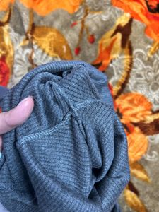 Comfortable Gray Knit Leggings combo