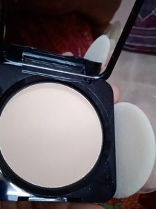Ny Bae Runway Radiance Compact Powder