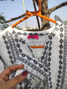 White Patterned V-Neck Top