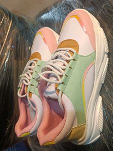 Women&#39;s  Sneakers