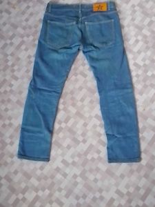 Classic Denim Jeans - Versatile Style