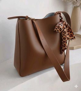 Korean Hobo Bag 🌲🐻