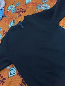 Casual Black Sweatshirt