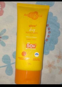 Dot &amp; Key Sm, Aqualogica Sunscreen