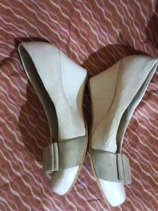 Pepper Brand White Wedges