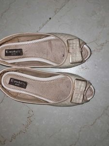 Beige Small Heeled Ballerinas