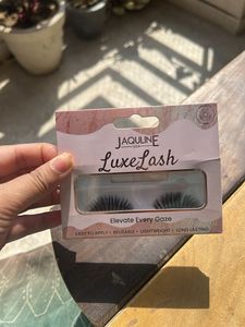Eyelash With Glue