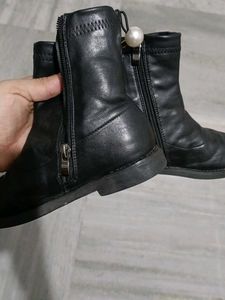 Black leather Ankle Boots