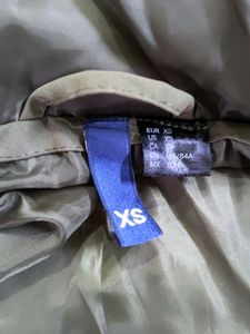 H&amp;M Half Jacket Green Black XS
