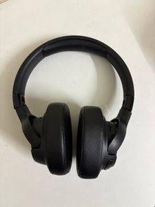 JBL TUNE 720BT (Includes Hard Case + Audio Cable)