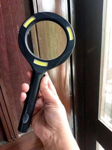 Magnifying Glass with 3 LED lights