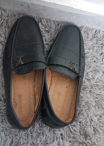 Red Tape Black Loafers