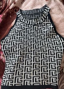 Geometric Pattern Tank Top Very nice quality 1 tim