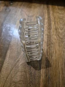 Pearl Hair Claw Clip